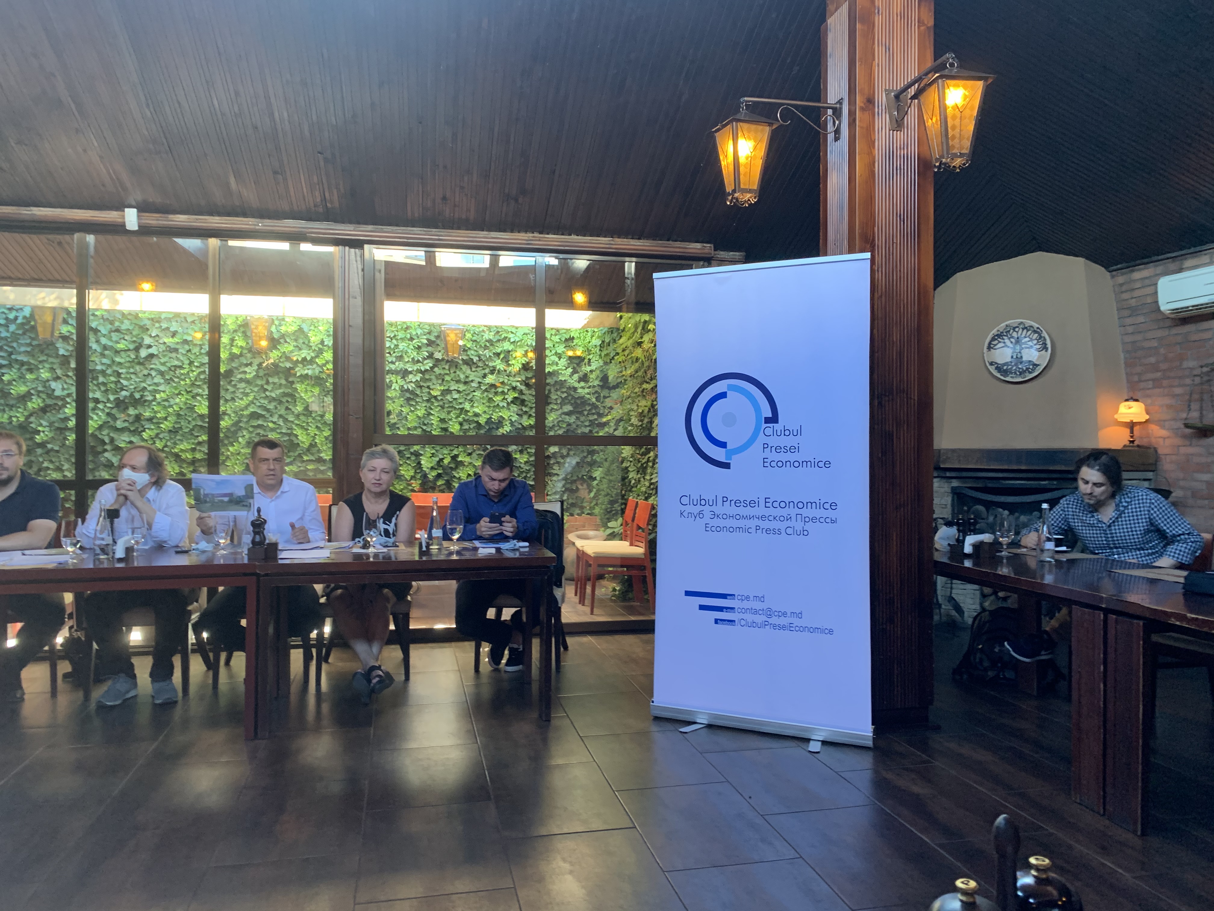 Primăria Chișinău se va confrunta cu litigii de milioane de la proprietarii construcțiilor publicitare demontate ilegal